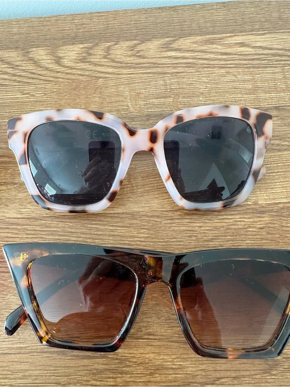 Assorted Women’s Sunglasses 5 Pack - Pink, Black, Tortoiseshell, Gold, Purple